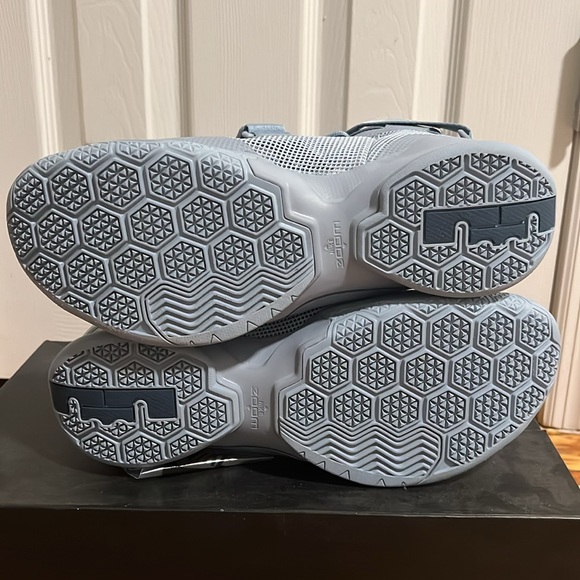 NEW MENS NIKE BASKETBALL LEBRON JAMES Soldier IX / 9 PRM in Blue Grey , US 10.5 - Picture 5 of 5